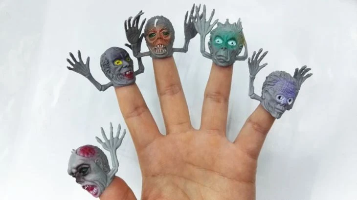 Plastic Capsule Toy Monster Finger Puppet For Children 5