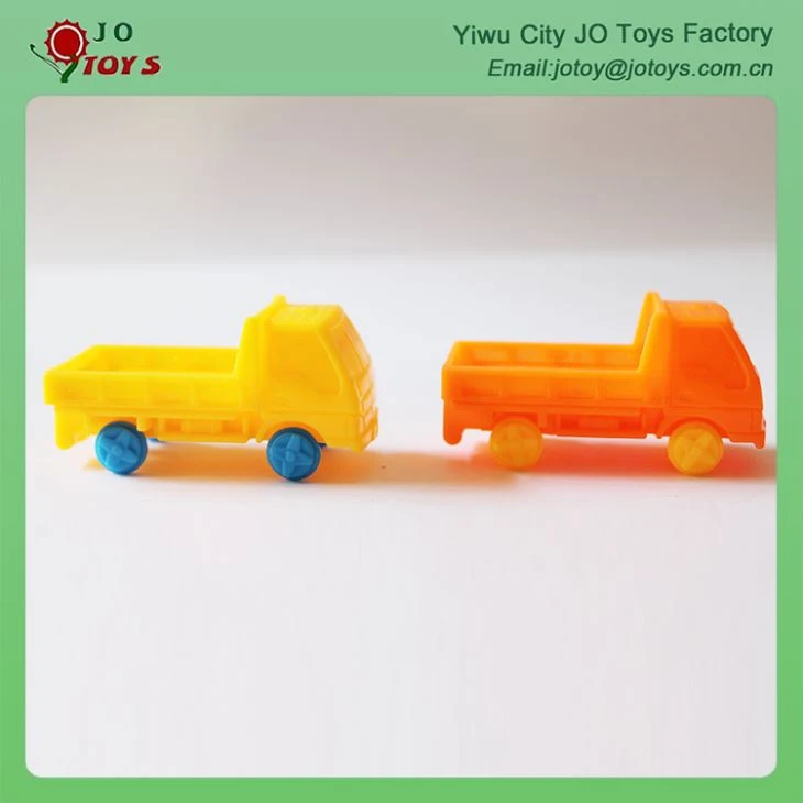 Kids Playing Mini Plastic Toy Trucks Capsule Toy 4