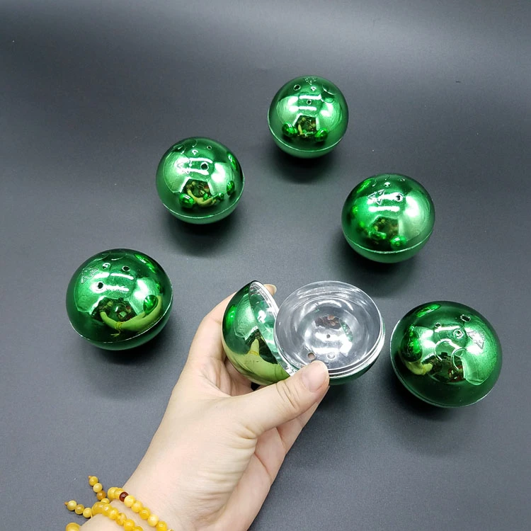 capsule with painting (8).jpg