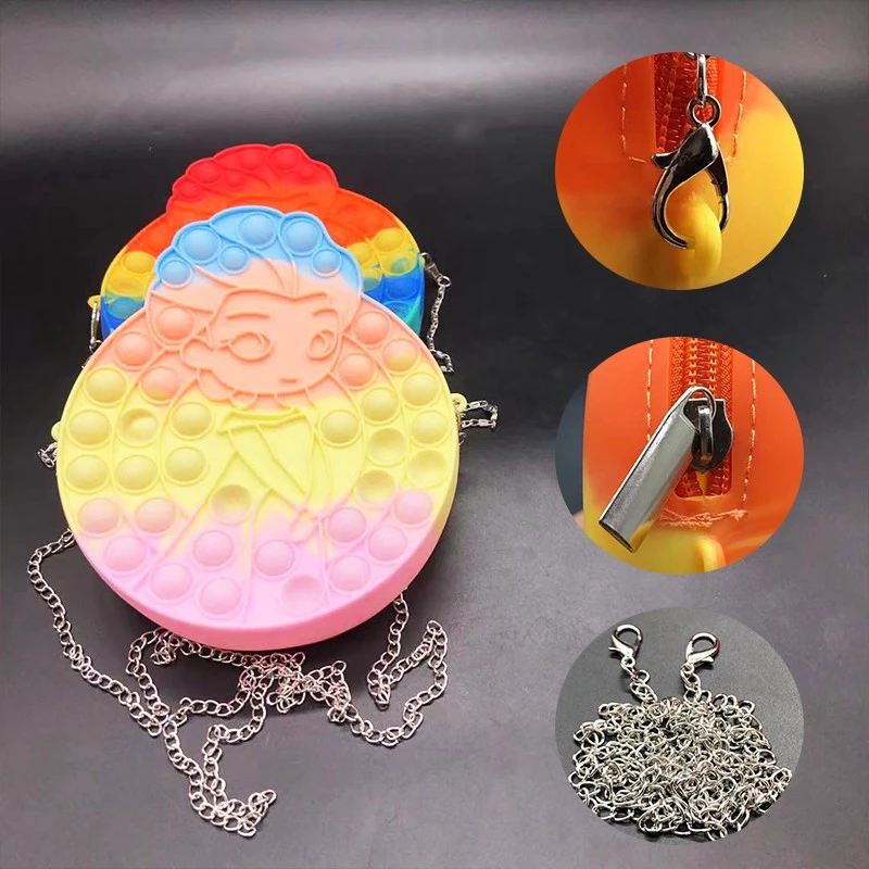 girls push bubble bags (2)