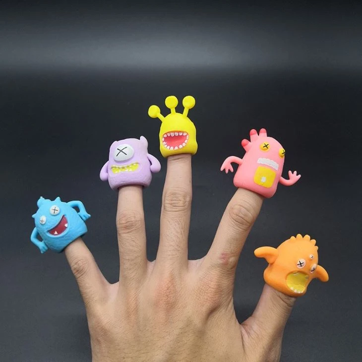 5 Designs Monster Finger Puppet