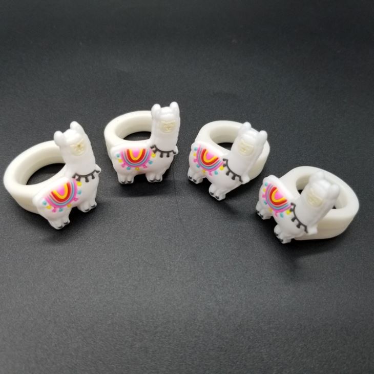 llama finger ring (4)