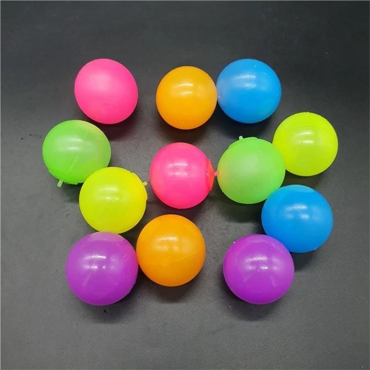 4.5cm Glow In The Dark Sticky Balls